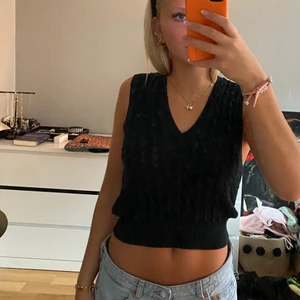 Topp - Söt Stickad topp/väst från Zara i storleken xs-s!