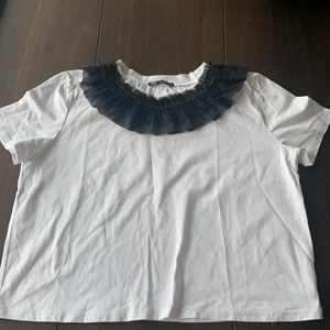 Zara t-shirt - Som ny Zara t-shirt