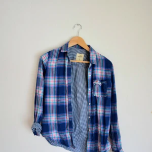 Skjorta från Hollister - En skjorta från hollister i storlek Xs. Fint skick 🙂