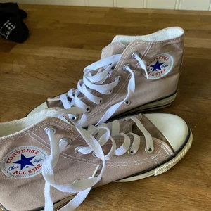 converse - fick dom för längesedan, men dom är tyvärr för små. vet dock inte om de är äkta  