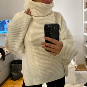 Mysig stickad tröja  - Mysig oversize stickad tröja med polo