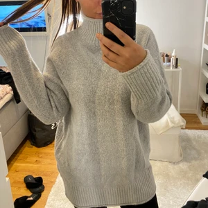 Grå stickad tröja  - Mysig tröja oversize  Strl L  Från Nelly