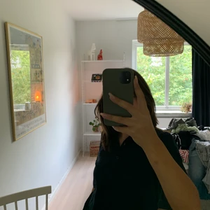 Tenniströja  - Jättecool tenniströja från Carin Wester som går att styla på olika sätt. Skit ball men den sitter inte riktigt som jag vill att den ska sitta så de är därför jag säljer den 😢