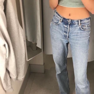 Jättefin topp - Fin topp som jag har sytt själv. Passar olika storlekar eftersom man kan spänna på ryggen och i nacken💖använd fåtal ggr så jättebra skickn