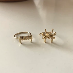 Ringar - Säljer dehär två söta ringarna för 15kr styck. Skulle gissa att frakten går för 15kr (mer eller mindre)