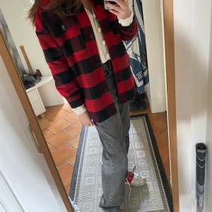 Rutig jacka  - Skitsnygg jacka/kappa som passar perfekt till hösten 