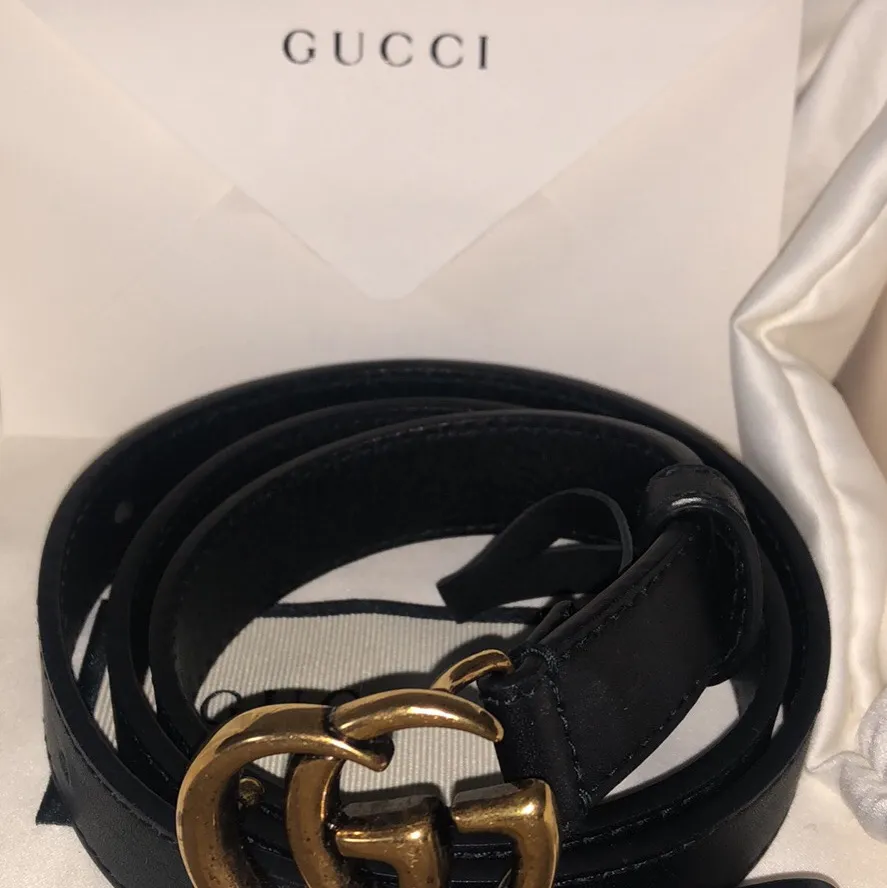 Äkta Gucci bälte storlek 70 säljes. Använd 1 gång . Kvitto + dustbag medföljer.. Accessoarer.