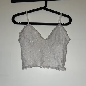 festtröja - Fin festtröja! Använd väldigt mycket men är av bra kvalité.