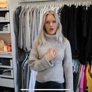 Nakd stickad tröja - Helt oanvänd