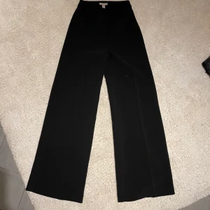 Kostym byxor - Kostymbyxor som är använda max 5 gånger, storlek 34