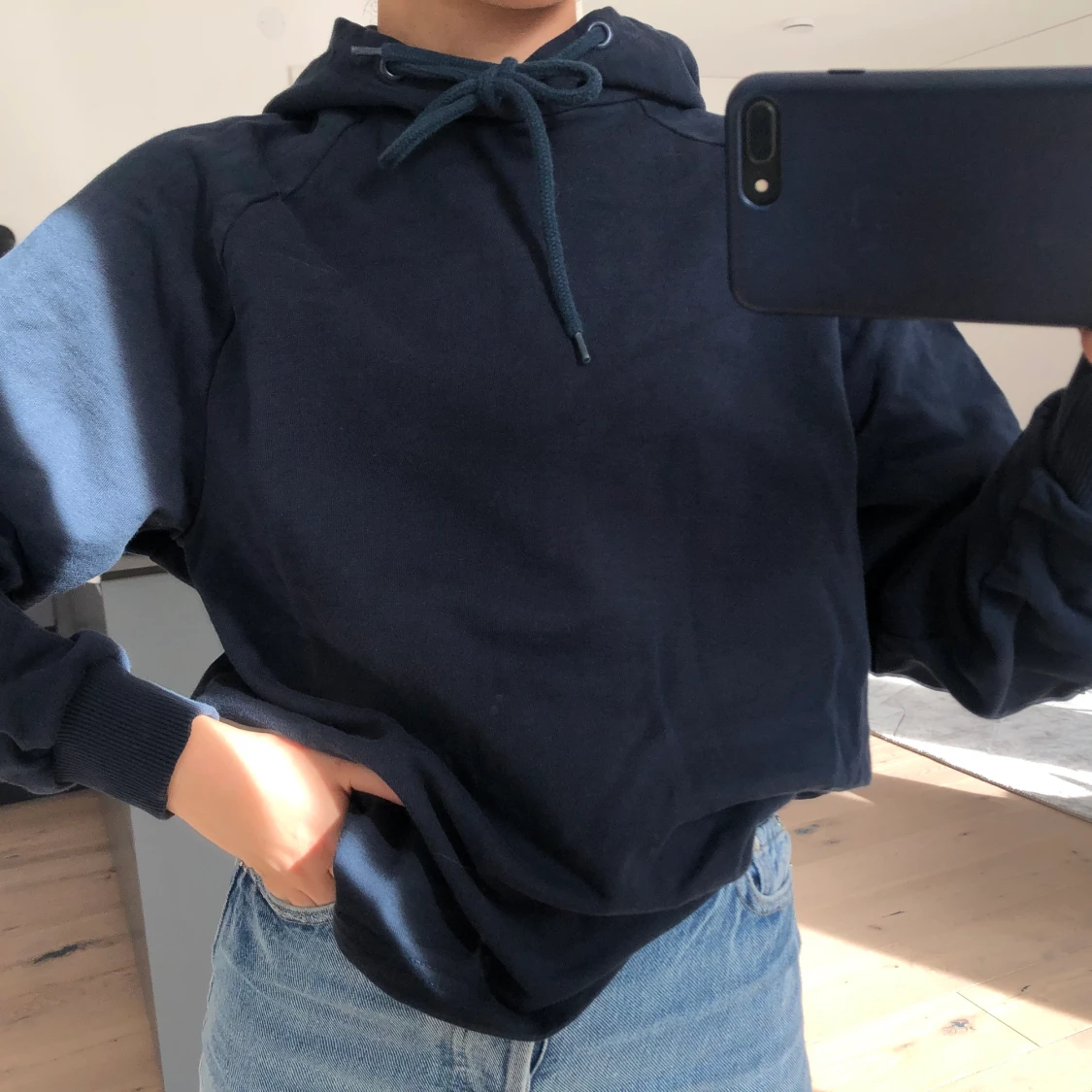 Mörkblå hoodie - 90