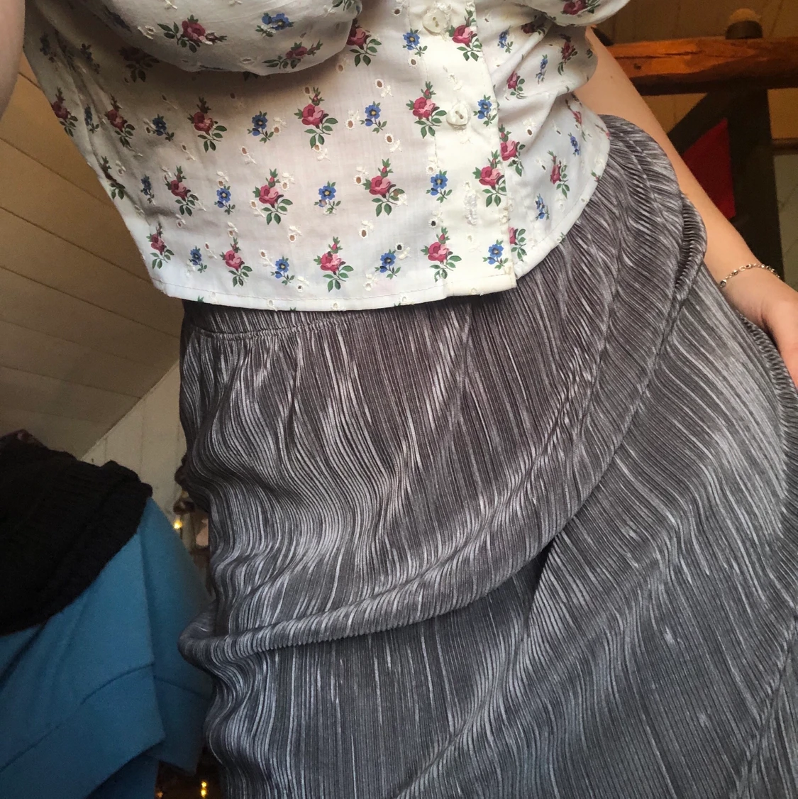 Urban outfitters midi skirt  - 90