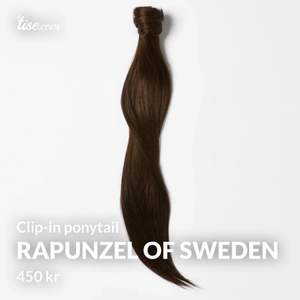 Säljer denna Sleek Clip In ponytail pågrund av fel färg. Håret är enbart provat! Nypris: 750. Längden är 40 cm, färgen Chocolate Brown 