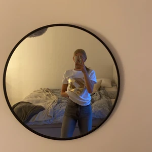Doctor Denim Jeans - Säljer mina gråa Dr.denim jeans. I modellen Echo i färgen washed grey. Ordinarie pris 600kr. Dem är i storlek 25 och längden 32. Dem passar mig som har S.