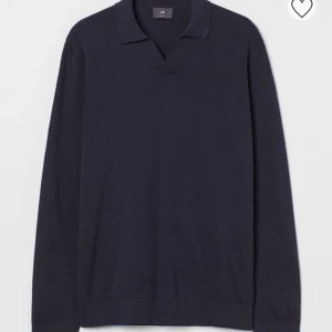 Snygg tröja  - Blå långärmad piké i stl XS. Använt ett fåtal gånger