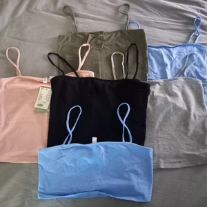 Hm-Linne - Linnen i olika färger. Alla i storlek S förutom dom blåa, den längre modellen är i XS, och den kortare modellen är i M. Det rosa är aldrig använt(lappen kvar). 10kr för ett, 15 för två, 20 för tre osv. Plus ca 11-22 kr frakt😊