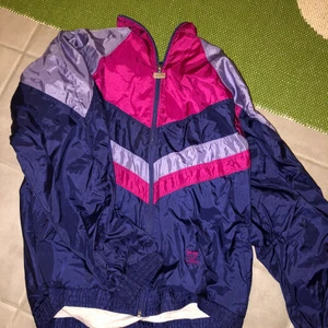 Retro jacka / tröja  - Jätte snygg och i väldigt bra skick. Skulle säga att den e one size. Märket heter leopard 