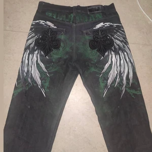 Raw blue jeans - De är avklippta längst ner där av det låga priset.