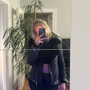  jacka  - Fodrad jacka använd fåtal gånger, storlek 36, bra skick, nypris 599