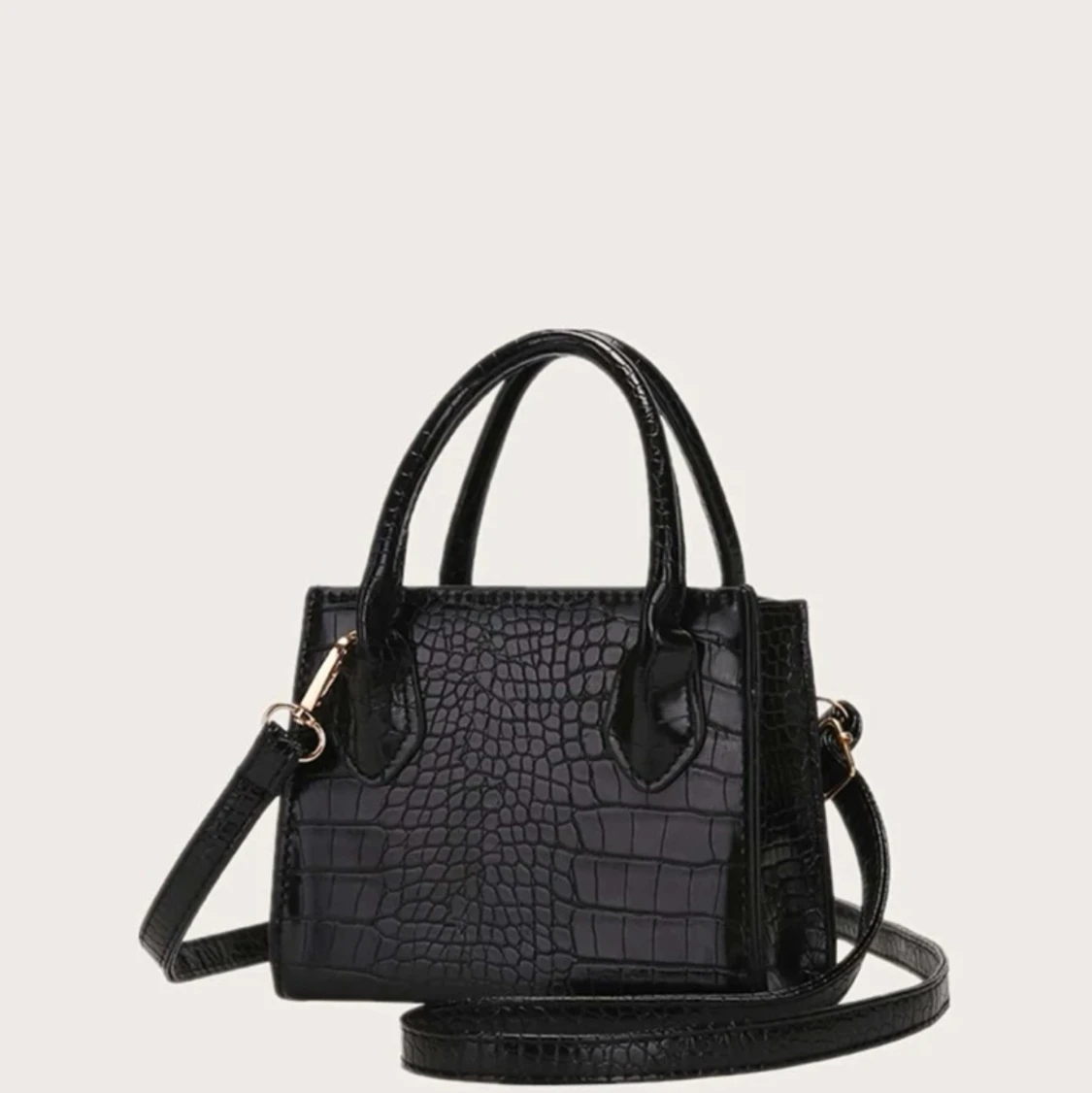 Svart liten krokodilväska    - 90