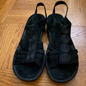 Rieker sandal - Skön och mjuk sandal från Rieker, använd ett fåtal gånger.