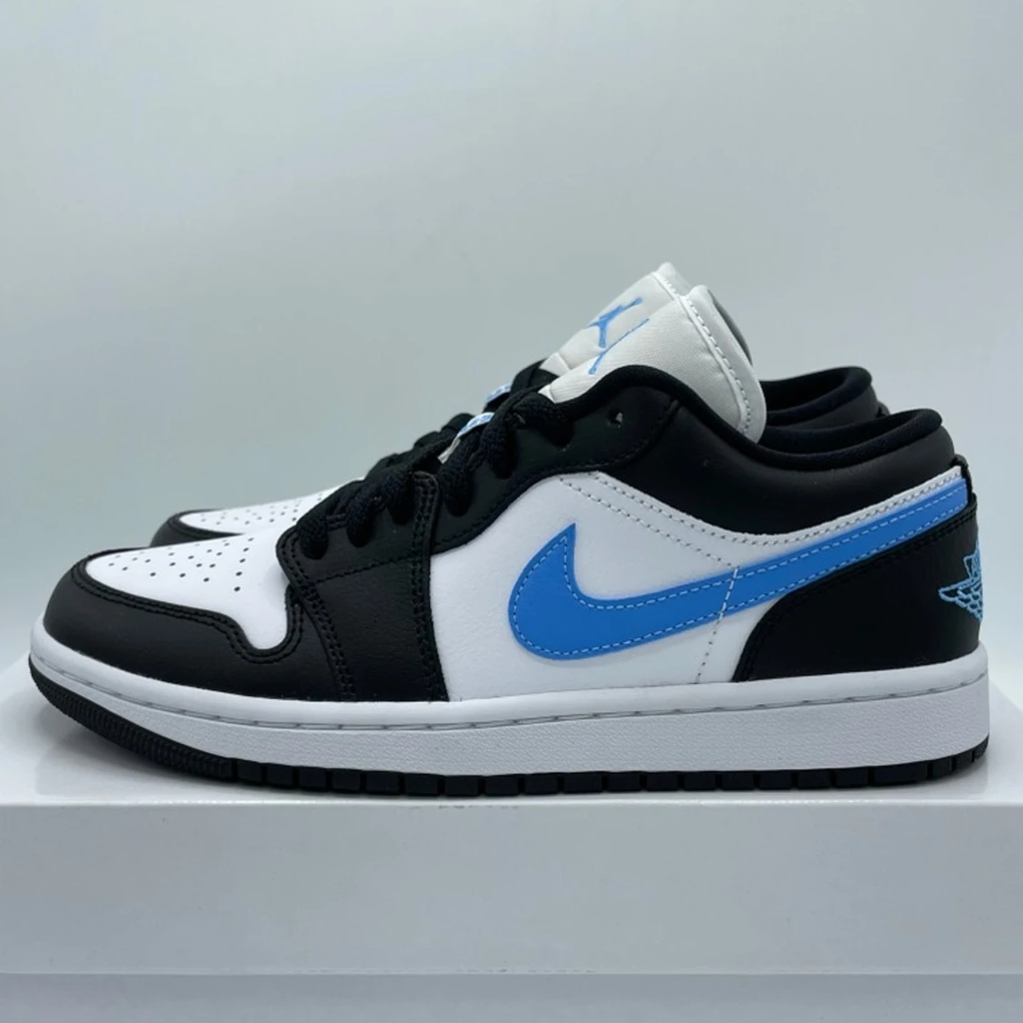 Air Jordan 1 low "University blue white" - 90
