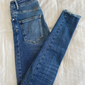 Bik bok jeans - Jeans från bik bok i stl xs. Säljer pga att de är för små. Gott skick. Nypris 599kr