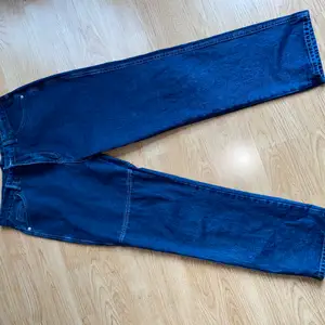 Blå jeans aldrig använda. Storlek XXL 