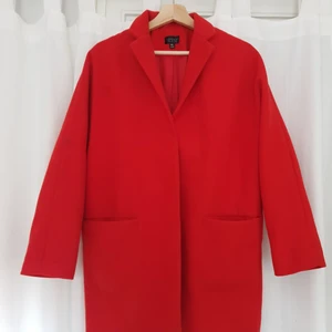 Red wool coat - size 38 - Really warm wool coat, and such a good cut !