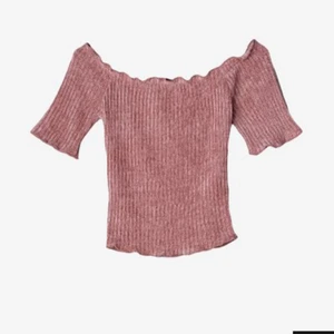 Tröja - Fint skick, som ny. Säljer ut massor, som är köpt från Zalando. En del har prislapp kvar annat är dock använt någon gång. ALLT ska bort, skriv gärna bud. Säg till om du måste ha bild på något, men allt ser exakt ut som bild