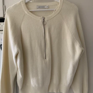 Vit tröja storlek s  - Tröja från Åhléns aldrig använd! Storlek s 