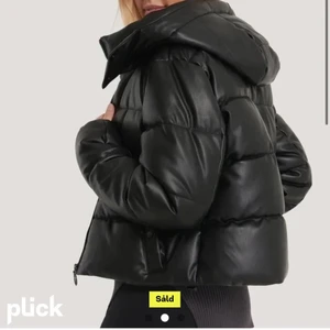 Nakd svart puff jacka❤️ - As snygg jacka❤️Jätte bekväm❤️ Från nakd, nypris 900kr
