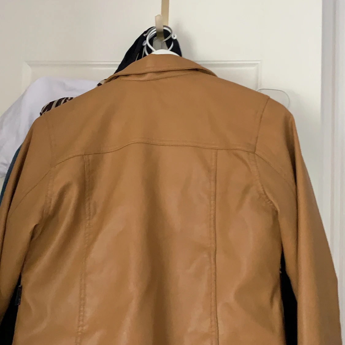 Brun fake skinnjacka - 91