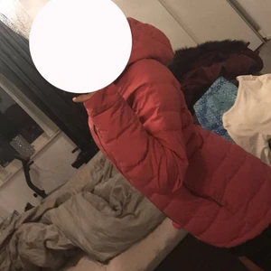 Jacka  - Super fin dun jacka har använt den 4-5 gånger inga håll eller sönder någonstans säljer då jag har köpt en ny annars skulle jag använt den. 250 plus frakt köpt för 1600, skriv för fler bilder eller om du är intresserad 💗