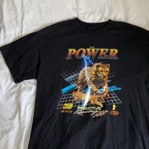 Limited T-shirt från Hollywood  - Bra skick, knappt använd! 