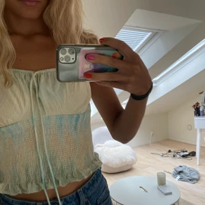 Topp från zara - Sjukt snygg topp från zara som aldrig används tyvärr. Storlek M. 100kr + frakt 