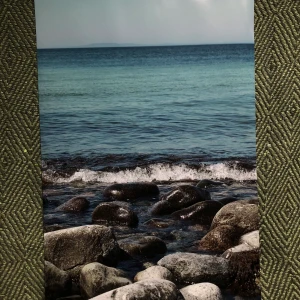 mer baltique-poster - mer baltique - Foto på östersjön. Poster är tryckt i fotopapper, skickas utan ram. Tagen med kameran Canon EOS 100D, 50 mm objektiv. (Fraktkostnad kan variera, dvs vara lägre än den angivna) 