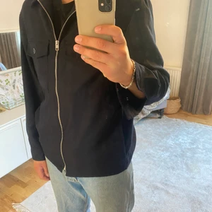 Blå overshirt - Blå overshirt från hm, ord pris 400kr