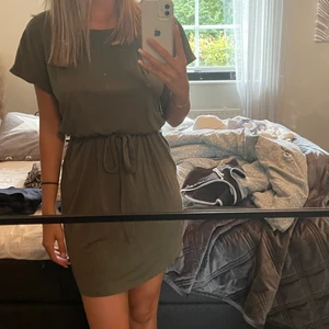 Grön klänning - 💕