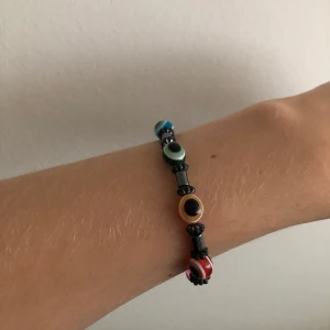 coolt armband - riktigt snyggt armband som e i bra skick! 🧿  passar bra på mig, xs? tror jag