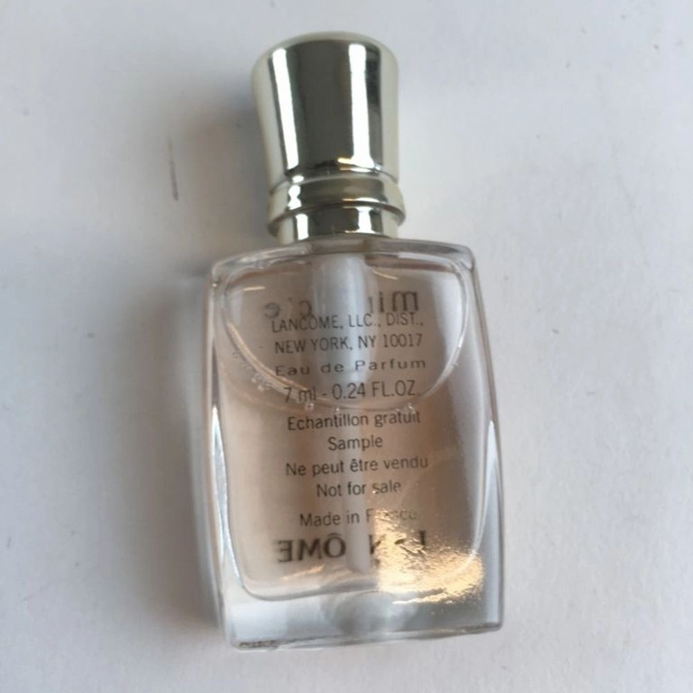  Märke Lancôme  Typ Eau de Parfum  Modell Miracle  Volym (ml) 7  Uppskattad återstående mängd  99%  . Accessoarer.