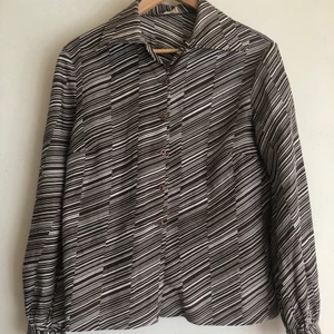 Vintage blus - Fin vintage blus i bra skick:)