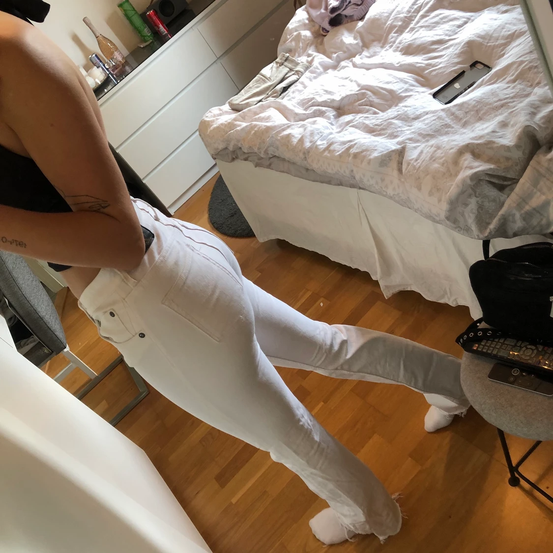 Vita utsvängda jeans - 90