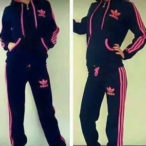 Adidas Dress - Hej säljer nu min adidas dress då den inte kmr till användning den är knappt använd och i storlek S