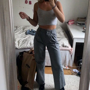 Kostym byxor grå - Snygga kostym byxor, säljer pga aningen för korta (är 178) 