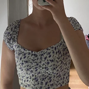 Fin somrig topp - Gullig topp i storlek S, skulle snarare säga att det är en xs✨