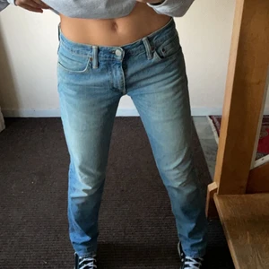 Levis 501 - Säljer dessa Levis 511or då de inte passade mig💟💟💟jag är ca 170! köparen står för frakt!