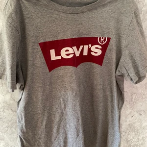 levis  - Levis tröja st S , 70kr med frakt 