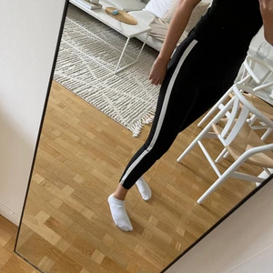 Byxor ifrån Veromoda - Säljer mina kostymbyxor ifrån veromoda ✨ jag är 172 cm