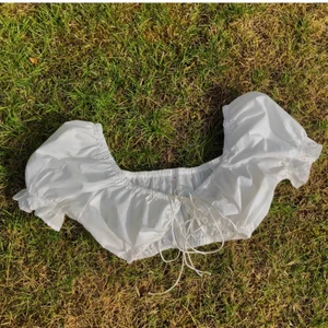 Topp - Lånad bild, jätte fin topp som jag köpte i somras men aldrig använde💞det är bara att fråga om det skulle vara några frågor💞💞